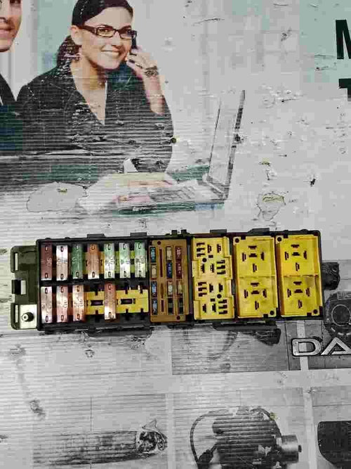 Caja de fusibles Jeep CherokeeII XJ P56009754AB 56009754AB 754AB T-DWH0688NT021