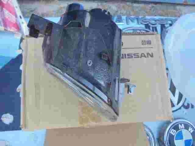 Faro antiniebla delantero derecho Nissan Altima Note E12E Versa 261501HA0B