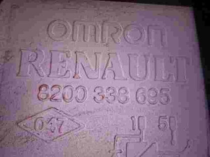 Relé del ventilador del radiador Renault Scenic Laguna Megane Omron 8200338695