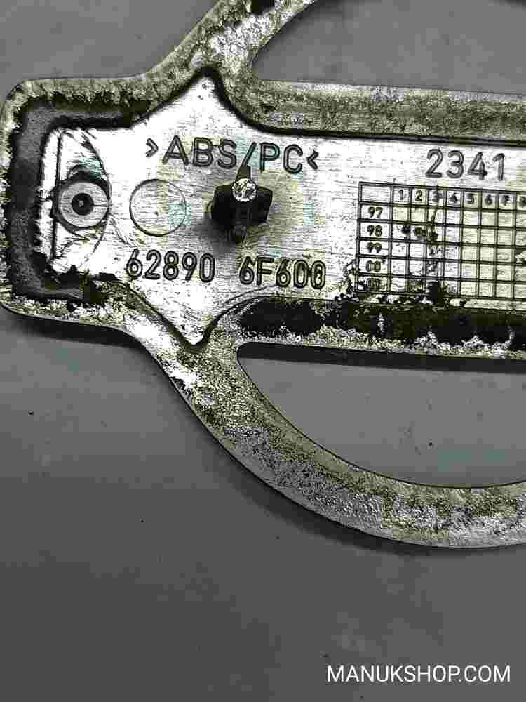 Emblema Nissan 100NX 6589061Y00 65890-61Y00