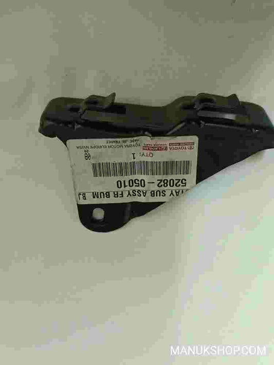 Stay Sub-Assy Front Bumper LH  Toyota Avensis T250 5208205010 52082-05010