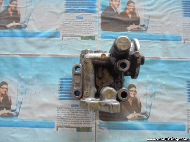 Soporte del filtro de aceite  Land Rover Range Rover 2.5 TD P38 LR006653