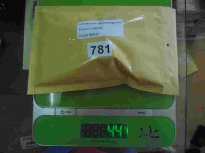 Interruptor de emergencia warning Nissan Cabstar 93-01 NILES 06017