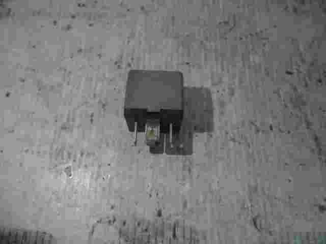 Relé Alfa-Romeo 145 7688773 Bitron 12V 20A PA66-GF30