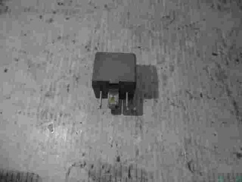 Relé Alfa-Romeo 145 7688773 Bitron 12V 20A PA66-GF30