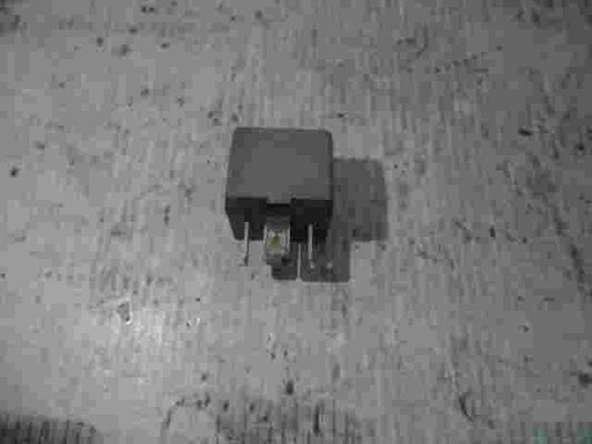 Relé Alfa-Romeo 145 7688773 Bitron 12V 20A PA66-GF30