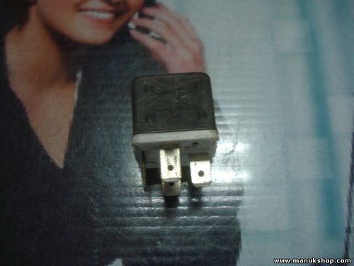 Relé de operación del ventilador del radiador VW Golf 2 311963141B