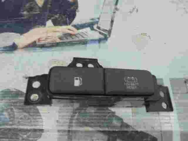 Interruptor apertura tapa batería depósito Hyundai Ioniq 93555G2200 120025237