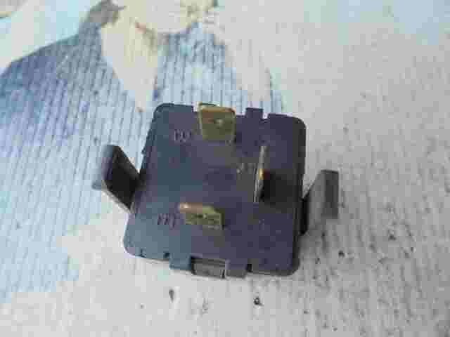 Relé de intermitencia Hyundai Elantra Hyundai Accent 9555033700 12V.85 C/A DOT