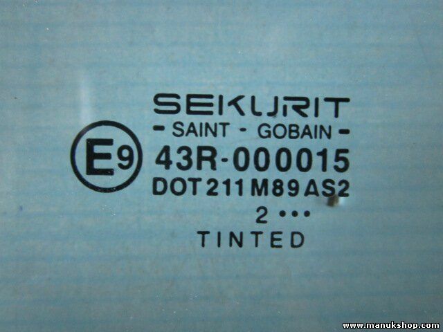 Cristal de puerta trasero izquierdo NISSAN Terrano 43R000015 DOT211M89AS2 E9 