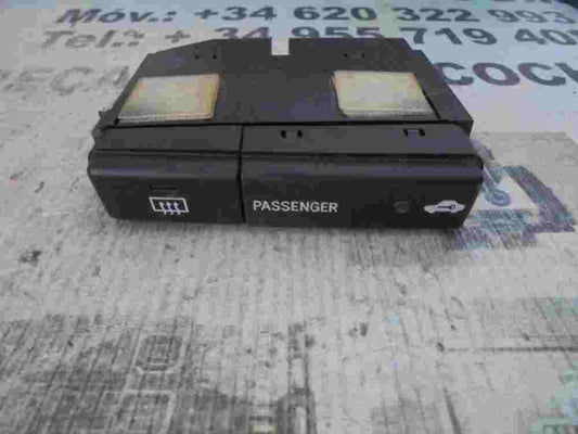 Interruptor Luneta Trasera Desempañador Toyota Avensis T250 8479005130C