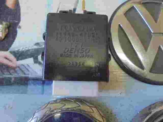 Relè tergicristallo Toyota Prius (XW30) 8594047020 DENSO 4230001111