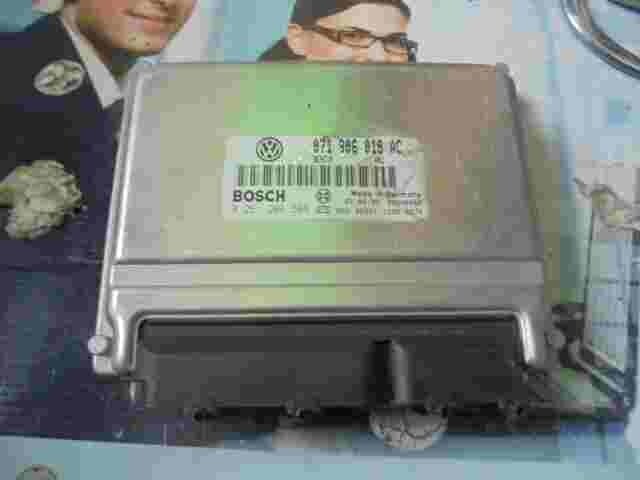 Centralina VW VOLKSWAGEN AUDI BENZINA V01 071906018AC 26SA0000 BOSCH 0261206508