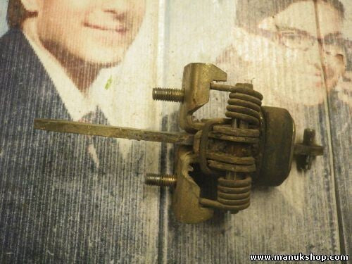 Freno de puerta delantera Izquierda Jeep 3964 ccm 131 KW 03319804 03 31 9804