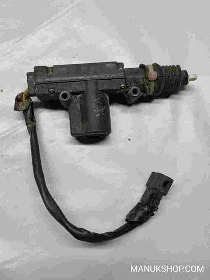 Cerradura actuador cierre centralizado de portón trasero Tata Padmini 11-99